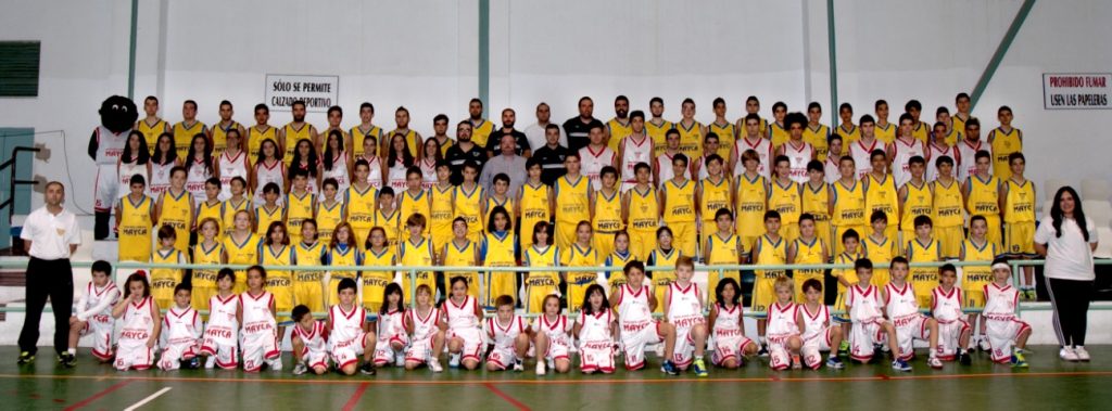 equipo completo del Club Baloncesto Toxiria